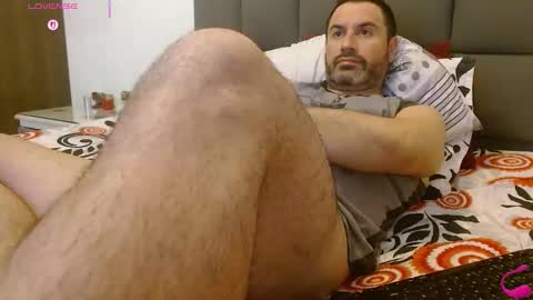 Snapshot of rodher81 chatting on 12/16/25, 04:06 Rod online show from 12/16/25, 04:06
