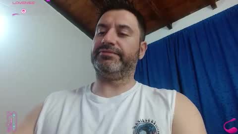 Snapshot of rodher81 chatting on 04/18/26, 04:16 Rod online show from 04/18/26, 04:16
