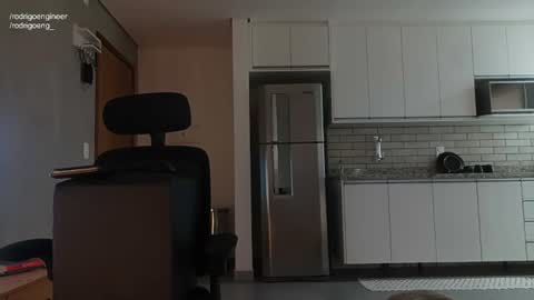 rodrigoengineer online show from 06/15/26, 06:54