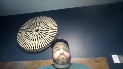 Snapshot of rofosho10 chatting on 09/22/25, 09:39 BigBadBear online show from 09/22/25, 09:39