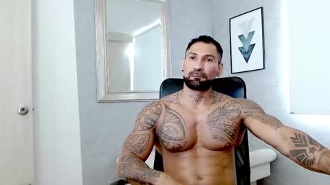 Snapshot of rogers_p chatting on 10/16/25, 03:13 Rogers online show from 10/16/25, 03:13