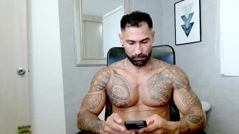 Snapshot of rogers_p chatting on 10/23/25, 07:56 Rogers online show from 10/23/25, 07:56