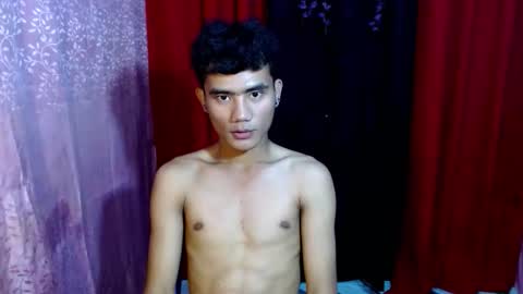 Snapshot of roianboyyy chatting on 05/19/26, 02:23 roianboyyy online show from 05/19/26, 02:23