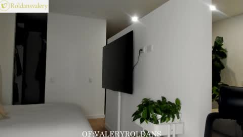 Valery Roldans online show from 11/06/25, 02:45