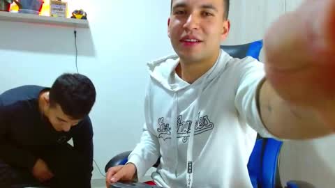 Snapshot of rolos_hot32 chatting on 09/25/25, 01:20 rolos_hot32 online show from 09/25/25, 01:20