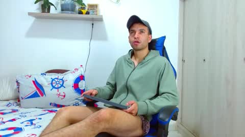 Snapshot of rolos_hot32 chatting on 10/09/25, 02:59 rolos_hot32 online show from 10/09/25, 02:59