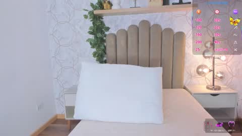 Snapshot of roma_love_ chatting on 09/21/25, 11:45 online show from 09/21/25, 11:45