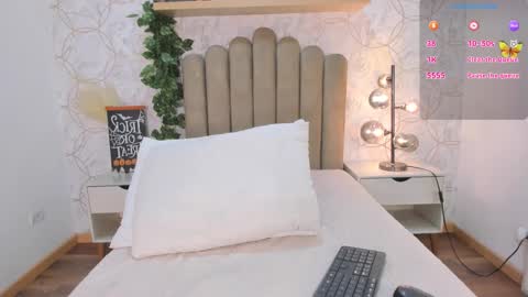 Snapshot of roma_love_ chatting on 10/30/25, 12:28 online show from 10/30/25, 12:28