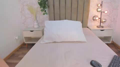   online show from 11/19/25, 01:00