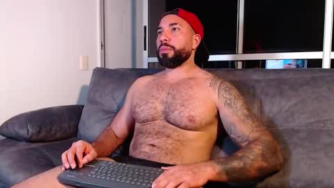 Snapshot of roman_muscle_ chatting on 02/01/25, 04:46 Roman online show from 02/01/25, 04:46