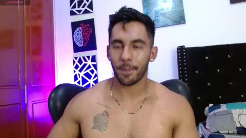 Snapshot of romanpearce_ chatting on 11/06/25, 09:26 Roman online show from 11/06/25, 09:26