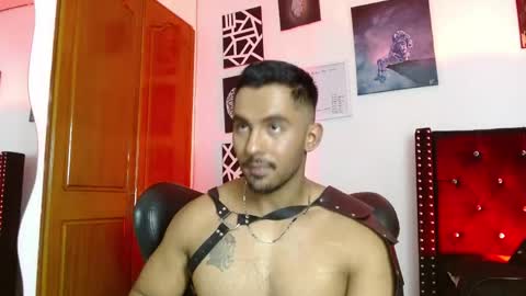 Snapshot of romanpearce_ chatting on 04/13/26, 05:51 Roman online show from 04/13/26, 05:51