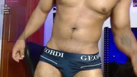 Snapshot of romanpearce_ chatting on 04/17/26, 10:13 Roman online show from 04/17/26, 10:13