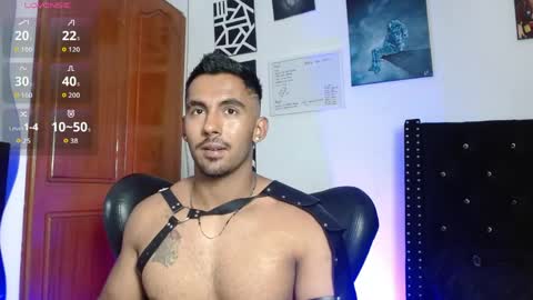 Snapshot of romanpearce_ chatting on 04/30/26, 07:42 Roman online show from 04/30/26, 07:42