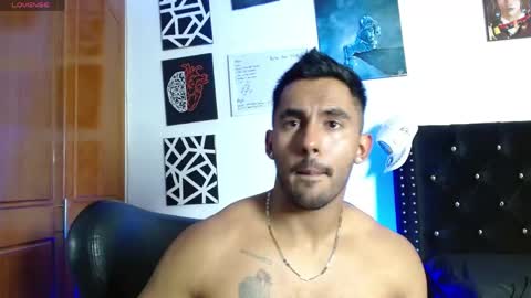 Snapshot of romanpearce_ chatting on 05/12/26, 09:01 Roman online show from 05/12/26, 09:01