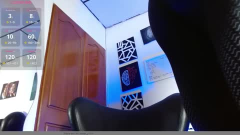 Snapshot of romanpearce_ chatting on 05/13/26, 07:55 Roman online show from 05/13/26, 07:55
