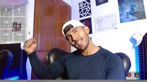 Snapshot of romanpearce_ chatting on 05/16/26, 11:03 Roman online show from 05/16/26, 11:03