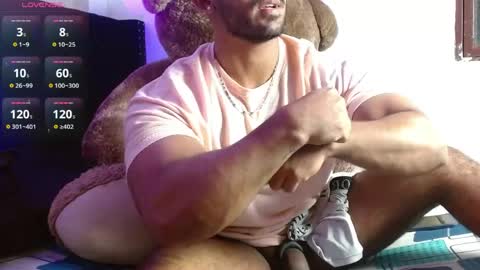 Snapshot of romanpearce_ chatting on 06/08/26, 01:50 Roman online show from 06/08/26, 01:50