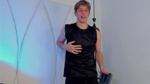 Snapshot of romeo_ricci1 chatting on 12/27/24, 06:53 Romeo Ricci online show from 12/27/24, 06:53