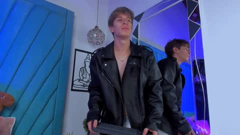 Snapshot of romeo_ricci1 chatting on 01/17/25, 03:43 Romeo Ricci online show from 01/17/25, 03:43