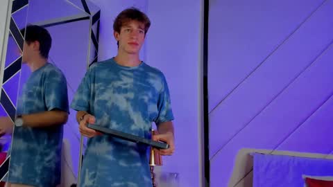 Snapshot of romeo_ricci1 chatting on 01/23/25, 08:15 Romeo Ricci online show from 01/23/25, 08:15