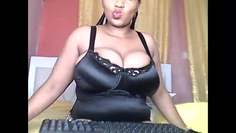 Snapshot of romina_26 chatting on 04/22/26, 08:43 Romina 26 online show from 04/22/26, 08:43