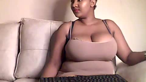 Romina 26 online show from 07/28/26, 07:15