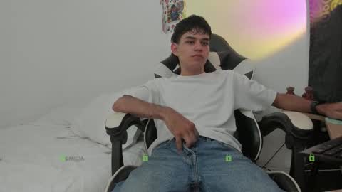 Snapshot of ronaldmq20 chatting on 12/22/25, 11:13 Ronaldo online show from 12/22/25, 11:13