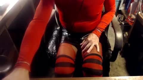 Snapshot of rondasmmnasty3 chatting on 11/10/25, 12:20 Ronda online show from 11/10/25, 12:20