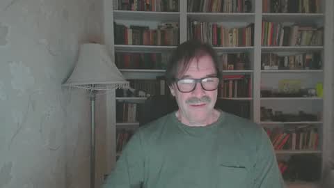 Snapshot of ronger69big chatting on 01/11/25, 05:10 RodgerDodger online show from 01/11/25, 05:10