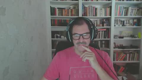 Snapshot of ronger69big chatting on 01/16/25, 05:12 RodgerDodger online show from 01/16/25, 05:12