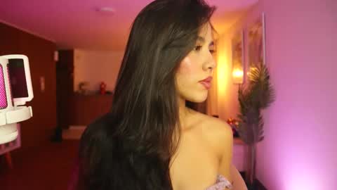 Snapshot of ronieeplay chatting on 05/26/26, 01:45 Roni online show from 05/26/26, 01:45