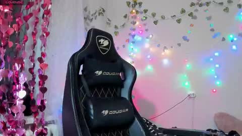 Snapshot of roniya_v chatting on 03/09/26, 05:17 Spicy lady Kristy online show from 03/09/26, 05:17