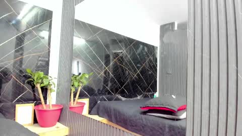 Ronnie 777 online show from 03/06/25, 11:42