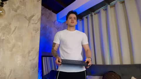 Snapshot of ronny_colton chatting on 06/10/26, 12:04 Ronny Colton online show from 06/10/26, 12:04