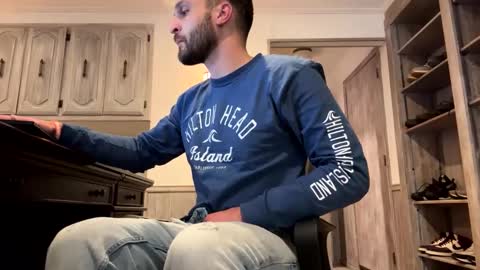 Snapshot of roofguy11 chatting on 01/01/25, 05:11 roofguy11 online show from 01/01/25, 05:11