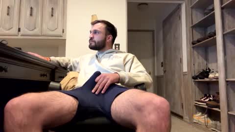 Snapshot of roofguy11 chatting on 01/09/25, 06:36 roofguy11 online show from 01/09/25, 06:36