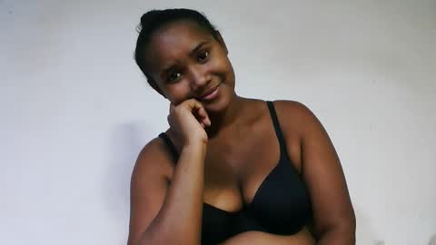 Snapshot of roosesexy chatting on 06/03/26, 02:19 roosesexy online show from 06/03/26, 02:19