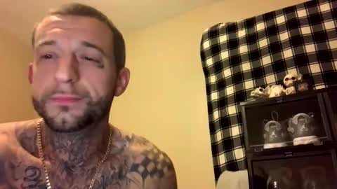 Snapshot of roostercockskins chatting on 12/15/25, 12:26 roostercockskins online show from 12/15/25, 12:26