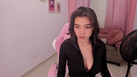 Snapshot of roousevega chatting on 06/06/26, 10:03 Roouse online show from 06/06/26, 10:03