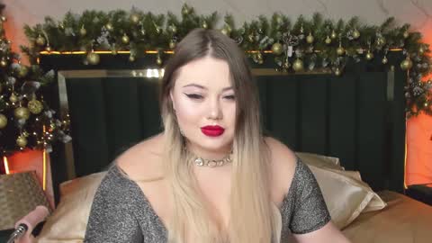 Snapshot of rosa1ia chatting on 12/25/24, 12:05 Chloe online show from 12/25/24, 12:05