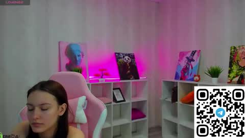 Snapshot of rosa_vaughn chatting on 03/21/26, 09:03 Viola online show from 03/21/26, 09:03