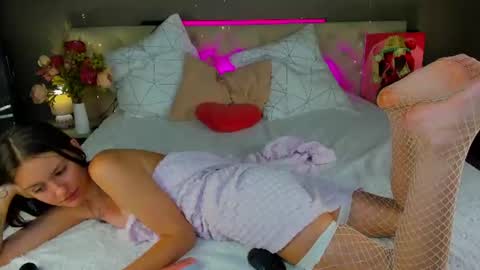 Snapshot of rosa_vaughn chatting on 07/11/26, 12:41 Viola online show from 07/11/26, 12:41