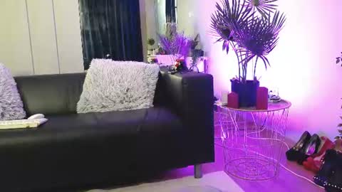 Rose online show from 07/12/26, 04:14