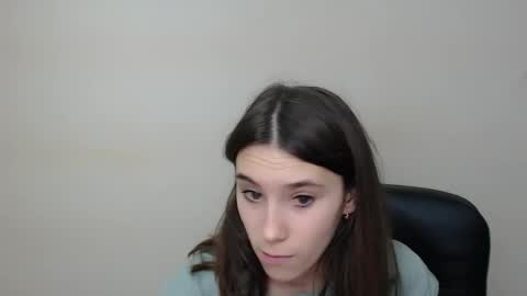 Snapshot of rosalais_ chatting on 10/09/25, 06:33 Rose online show from 10/09/25, 06:33