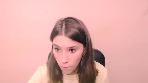 Snapshot of rosalais_ chatting on 10/17/25, 07:22 Rose online show from 10/17/25, 07:22