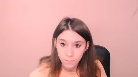 Snapshot of rosalais_ chatting on 10/24/25, 06:32 Rose online show from 10/24/25, 06:32