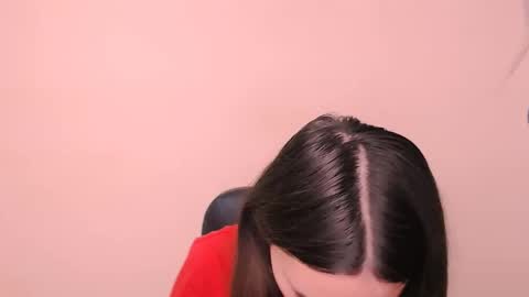 Snapshot of rosalais_ chatting on 11/05/25, 08:14 Rose online show from 11/05/25, 08:14