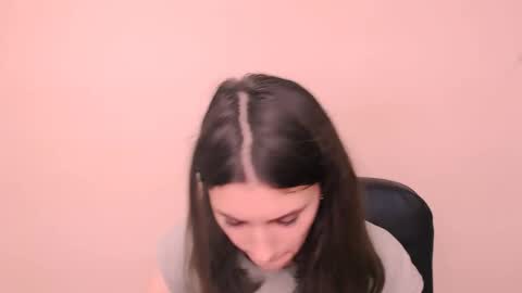 Snapshot of rosalais_ chatting on 11/08/25, 07:30 Rose online show from 11/08/25, 07:30