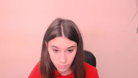 Snapshot of rosalais_ chatting on 11/13/25, 08:02 Rose online show from 11/13/25, 08:02